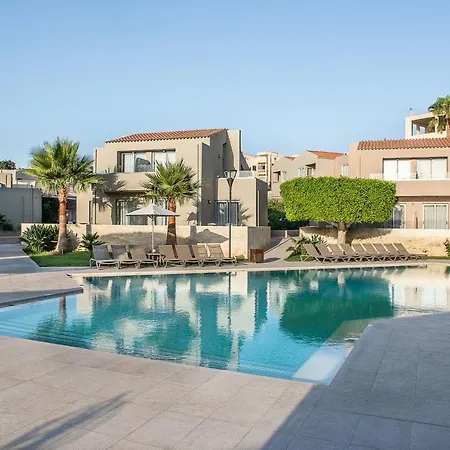 Stellina Village 4*